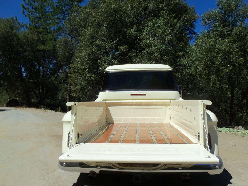 1958 Chevrolet Task Force - Image 11 of 31