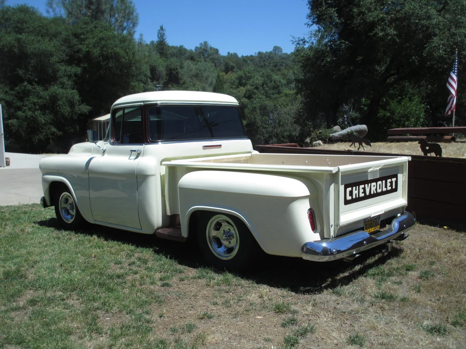 1958 Chevrolet Task Force - Image 8 of 31
