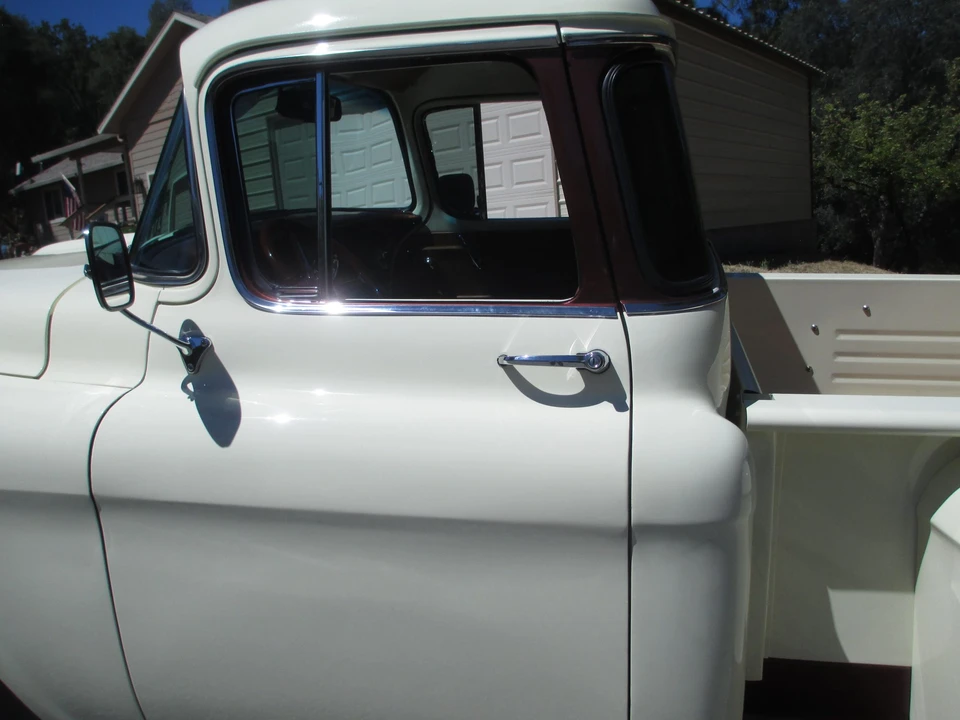 1958 Chevrolet Task Force - Image 26 of 31