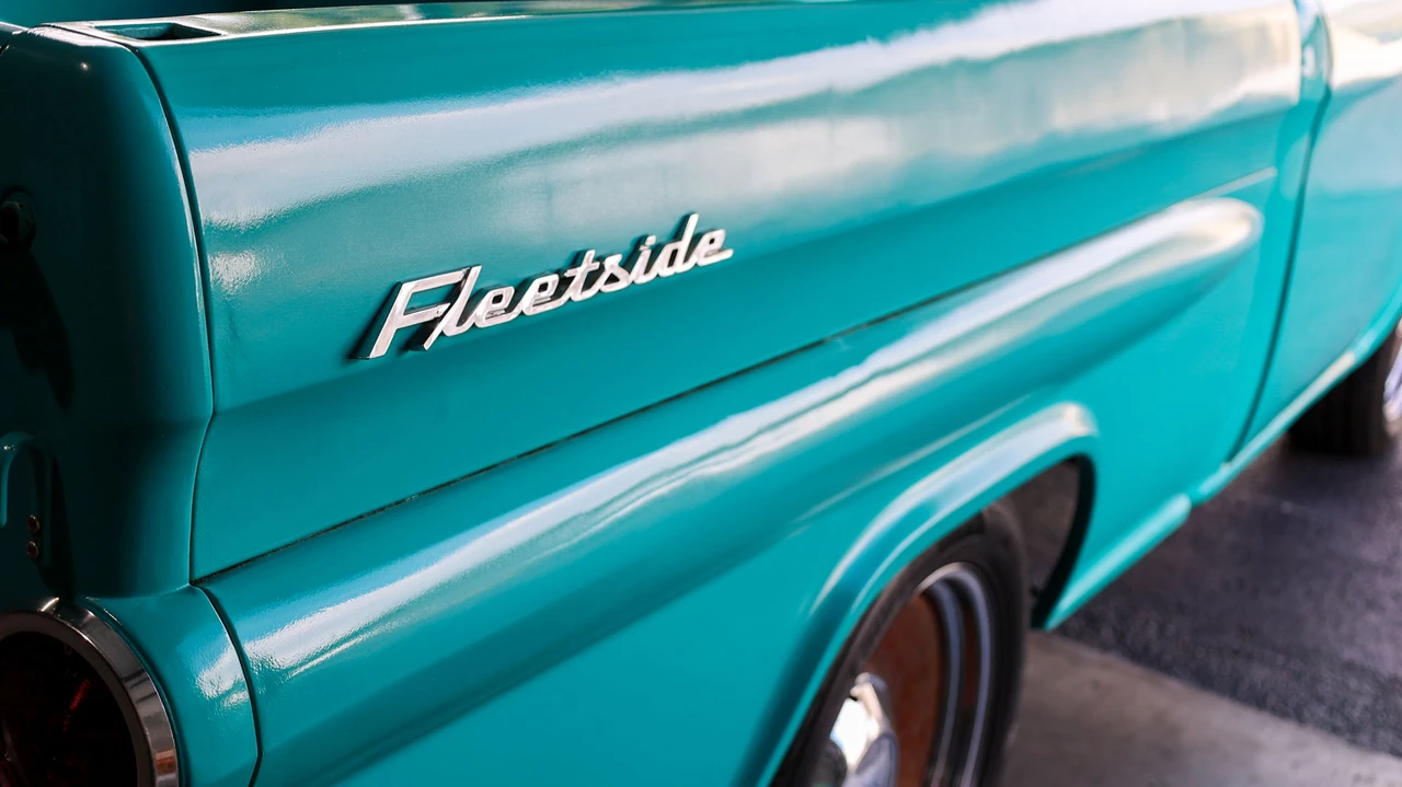 1958 Chevrolet Task Force - Image 21 of 31
