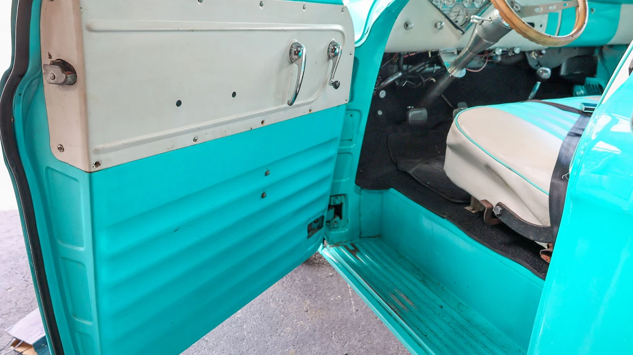 1958 Chevrolet Task Force - Image 27 of 31