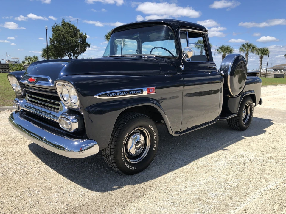 1959 Chevrolet Task Force - Image 9 of 31
