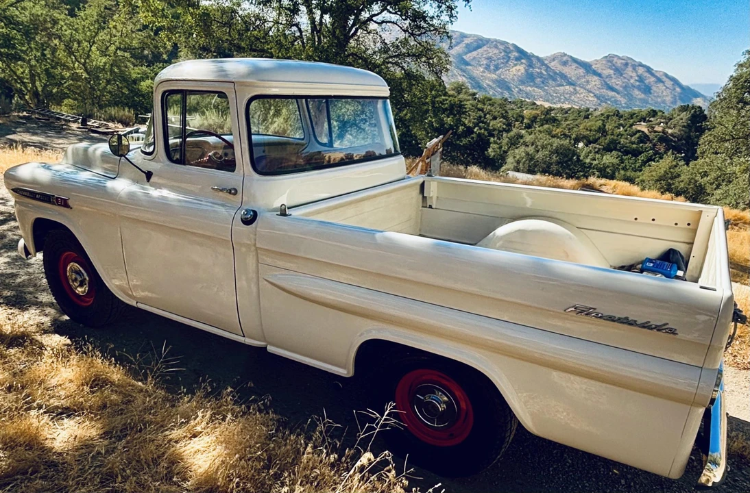 1959 Chevrolet Task Force - Image 23 of 31