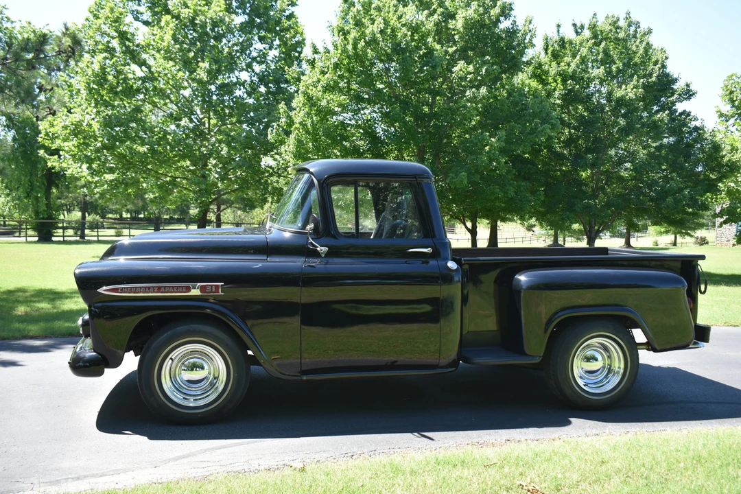 1959 Chevrolet Task Force - Image 8 of 31