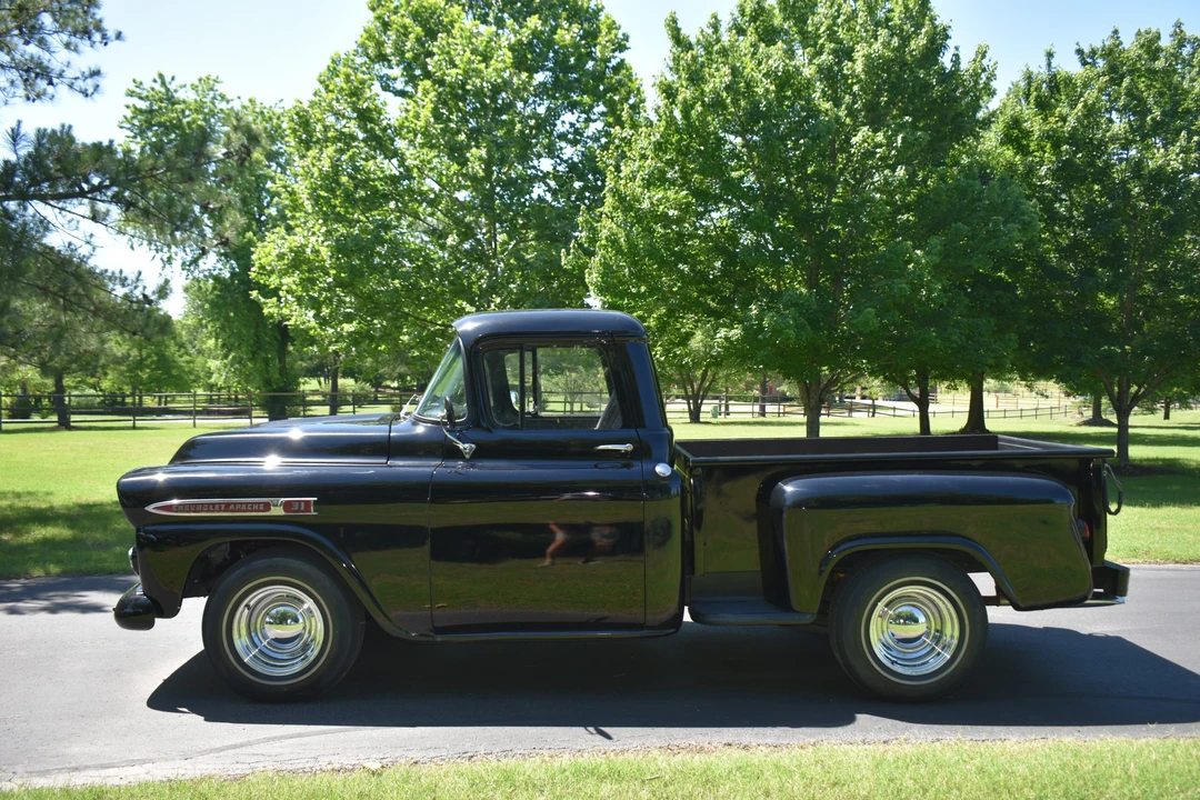 1959 Chevrolet Task Force - Image 7 of 31