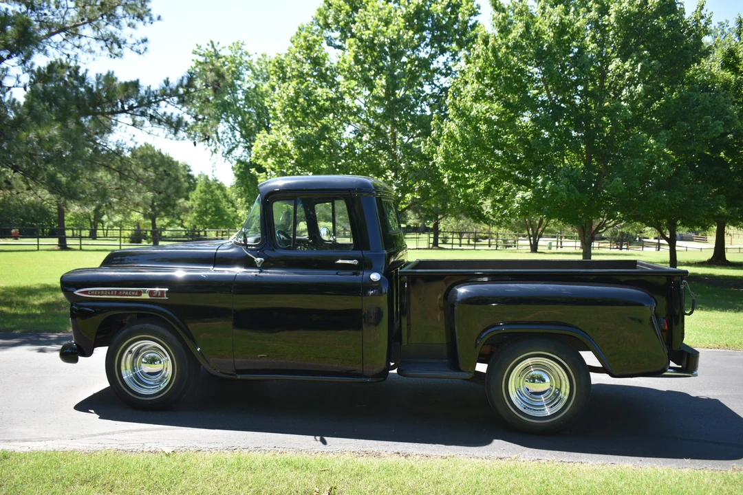 1959 Chevrolet Task Force - Image 9 of 31