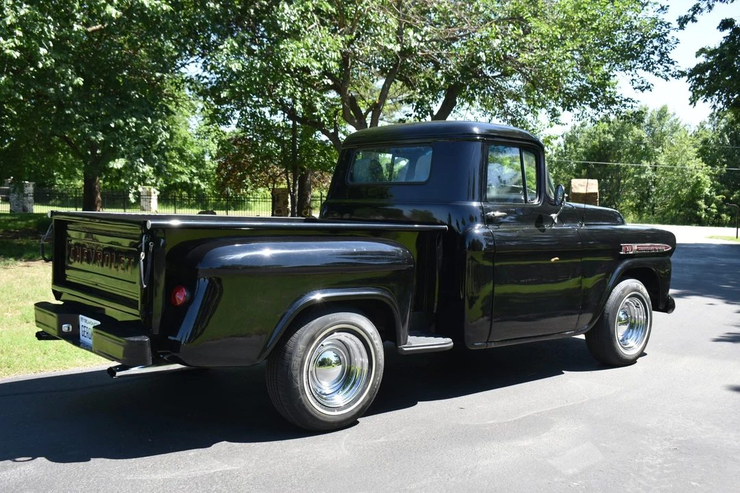 1959 Chevrolet Task Force - Image 21 of 31