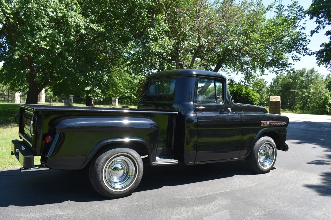 1959 Chevrolet Task Force - Image 22 of 31