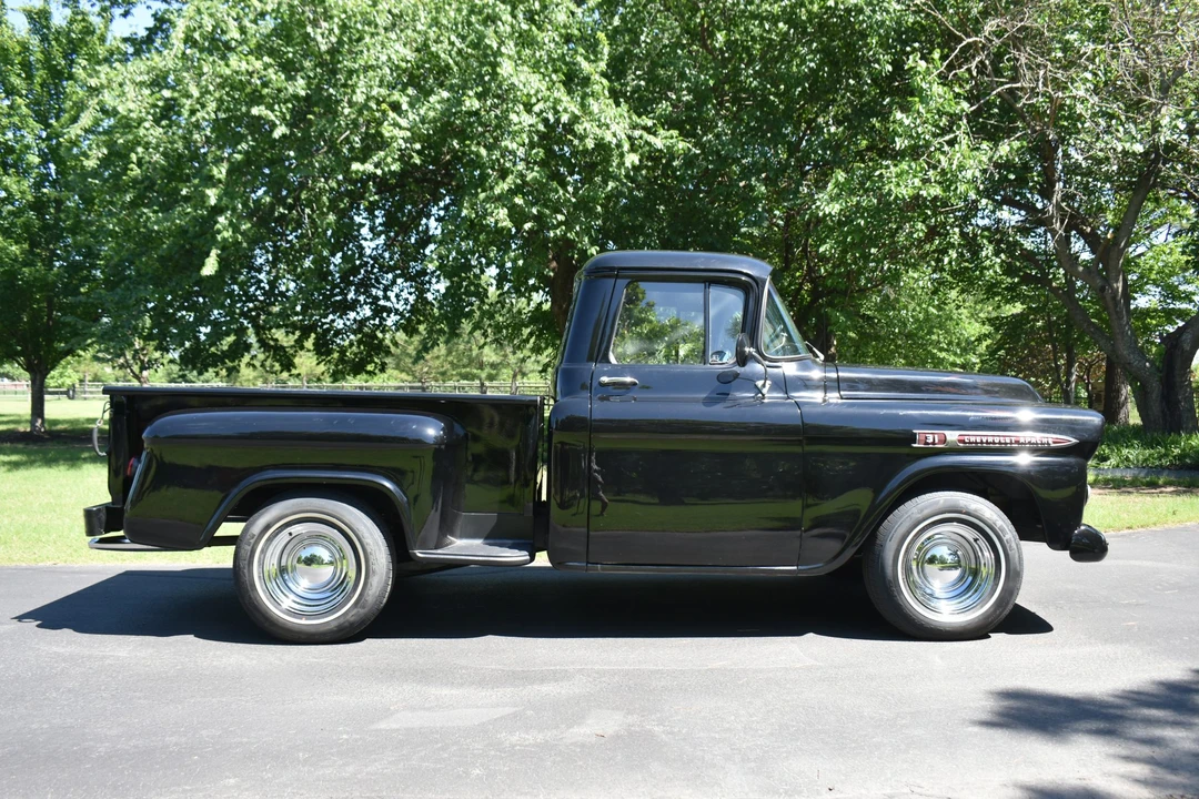 1959 Chevrolet Task Force - Image 24 of 31