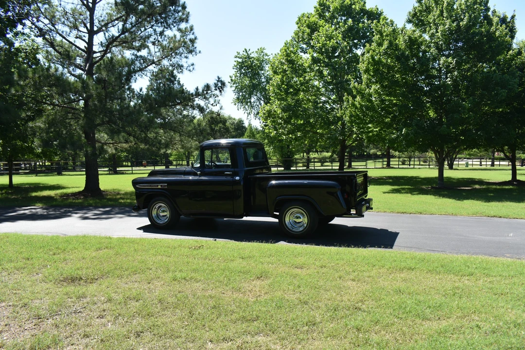 1959 Chevrolet Task Force - Image 10 of 31