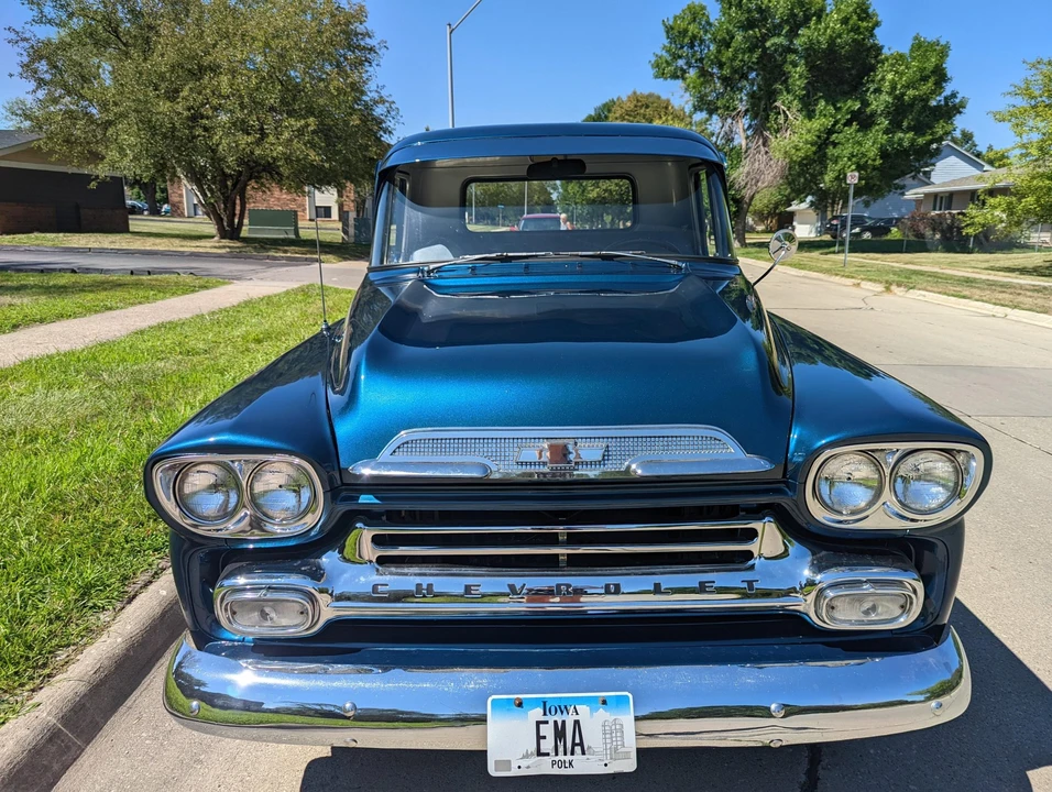 1959 Chevrolet Task Force - Image 12 of 31