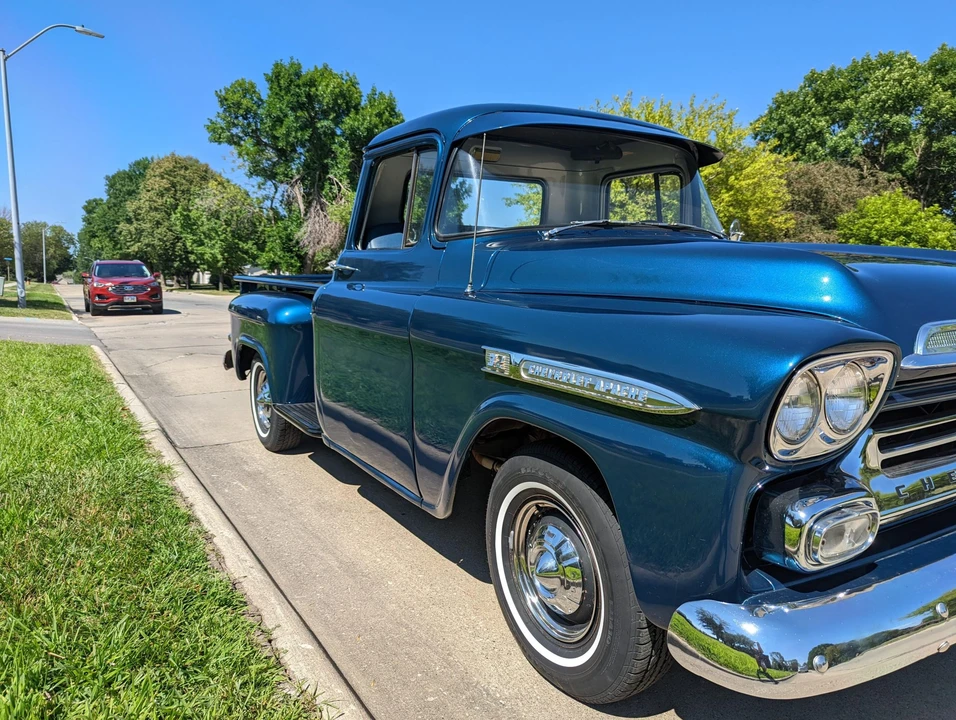 1959 Chevrolet Task Force - Image 11 of 31