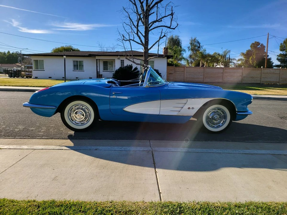 1960 Chevrolet Corvette C1 - Image 3 of 31