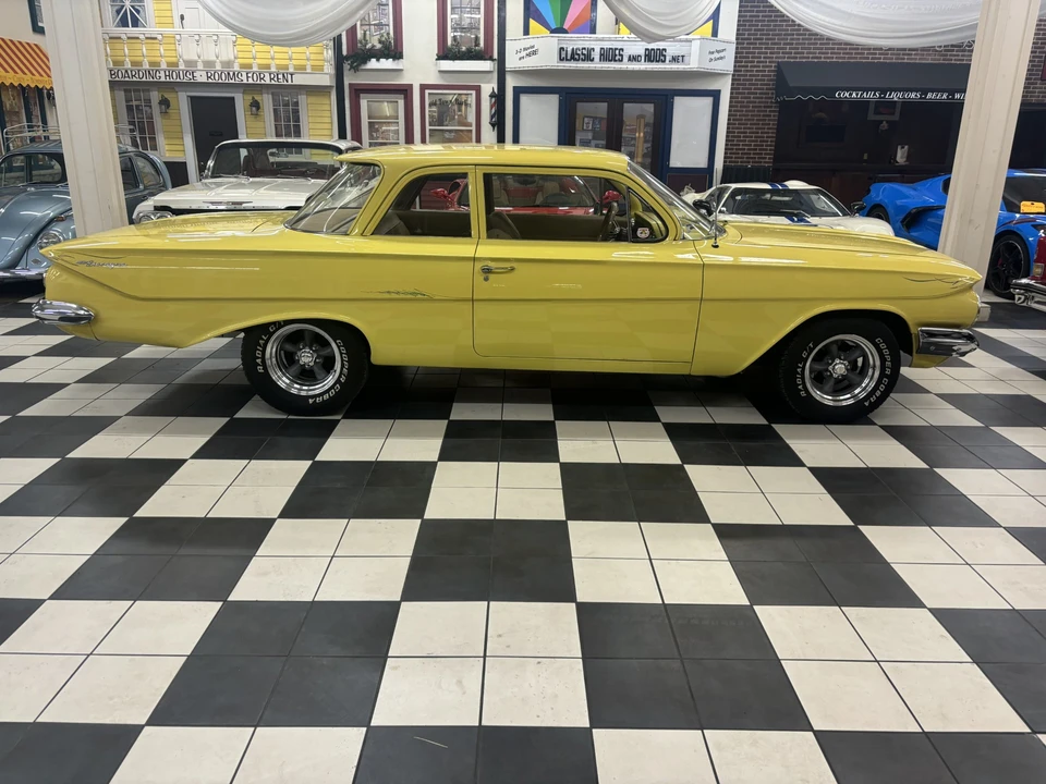 1961 Chevrolet Biscayne - Image 9 of 31