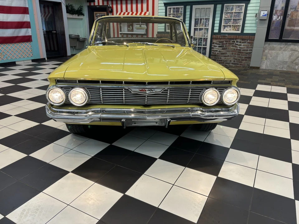 1961 Chevrolet Biscayne - Image 6 of 31