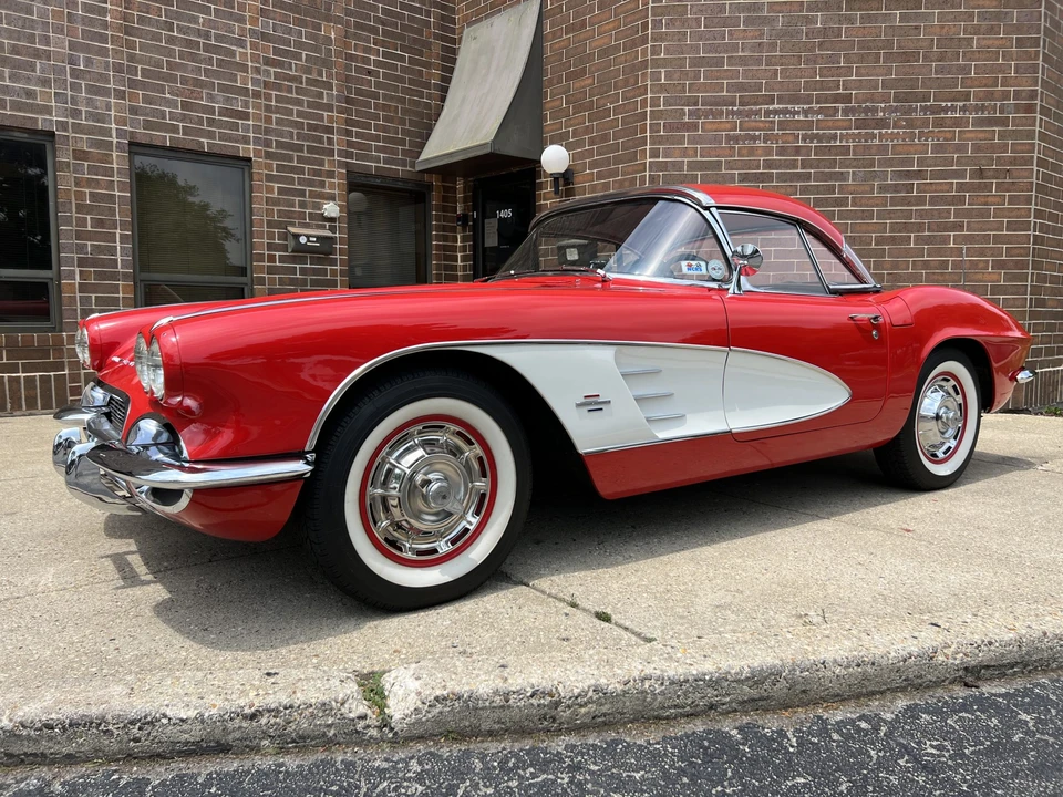 1961 Chevrolet Corvette C1 - Image 12 of 31