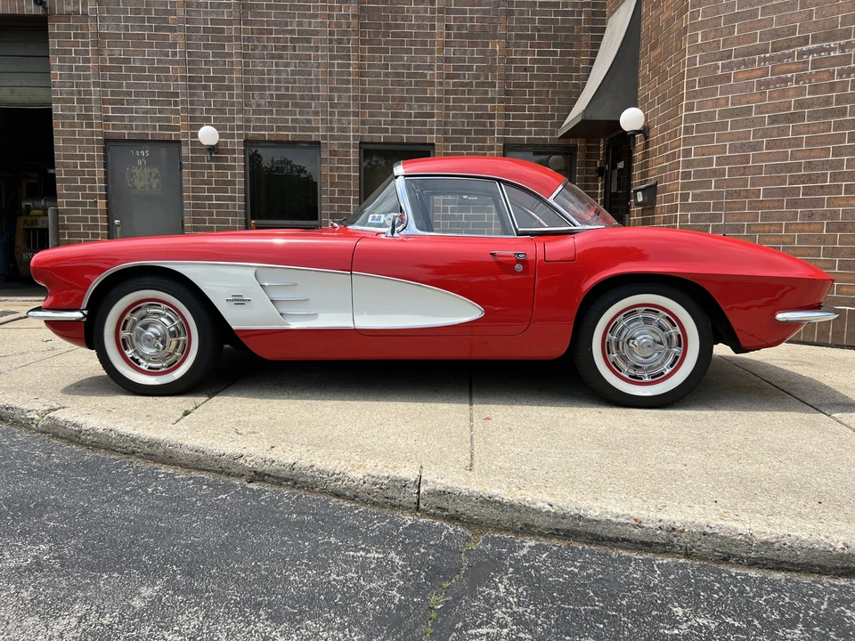1961 Chevrolet Corvette C1 - Image 11 of 31