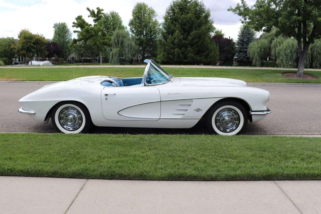 1961 Chevrolet Corvette C1 - Image 14 of 31