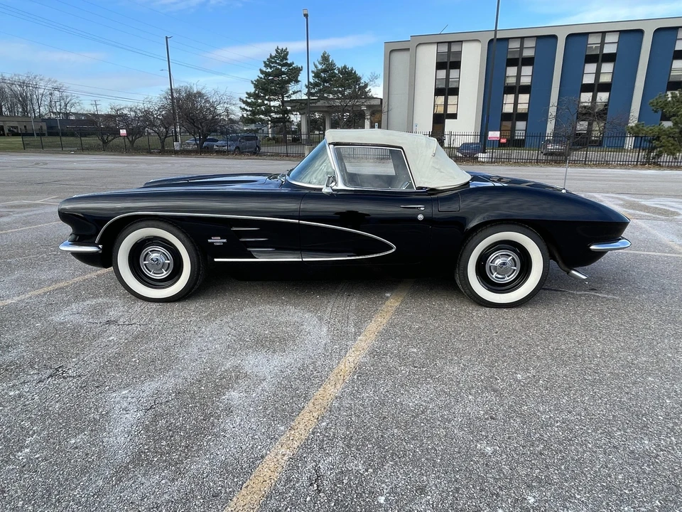 1961 Chevrolet Corvette C1 - Image 19 of 31