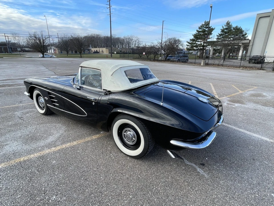 1961 Chevrolet Corvette C1 - Image 18 of 31