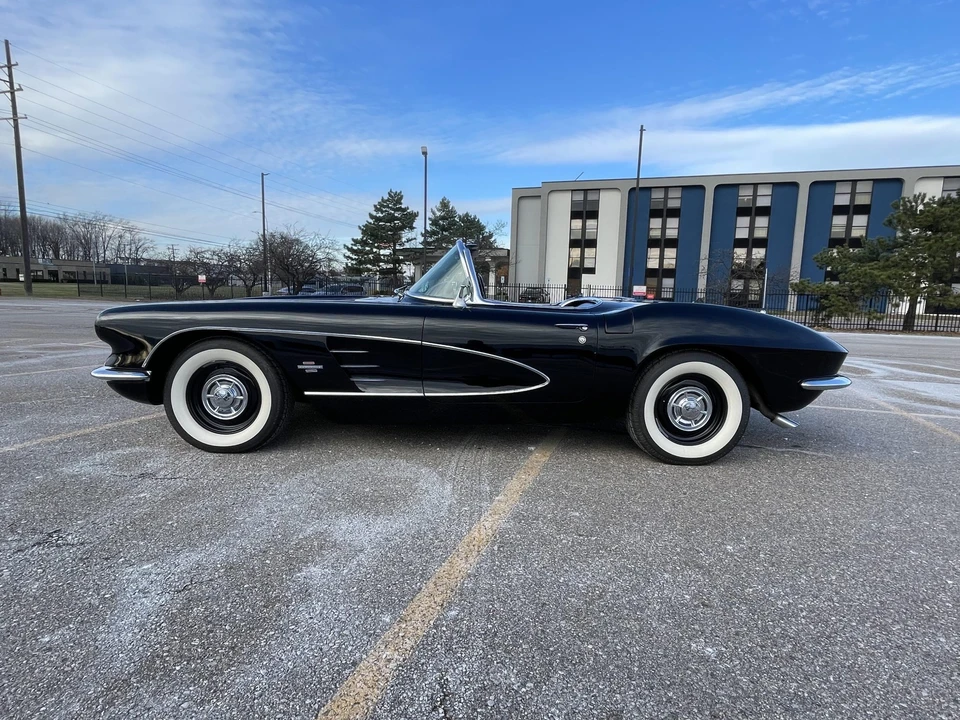 1961 Chevrolet Corvette C1 - Image 10 of 31