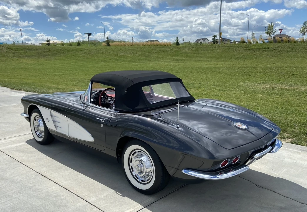 1961 Chevrolet Corvette C1 - Image 16 of 31