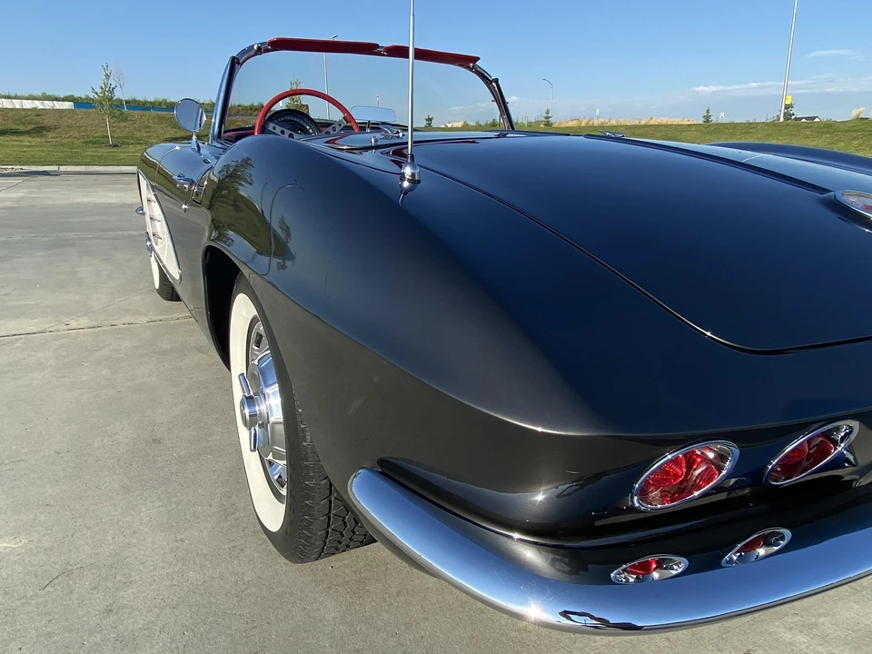 1961 Chevrolet Corvette C1 - Image 25 of 31