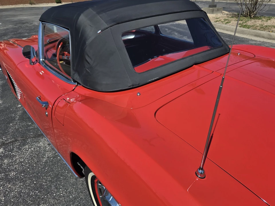 1962 Chevrolet Corvette C1 - Image 16 of 31