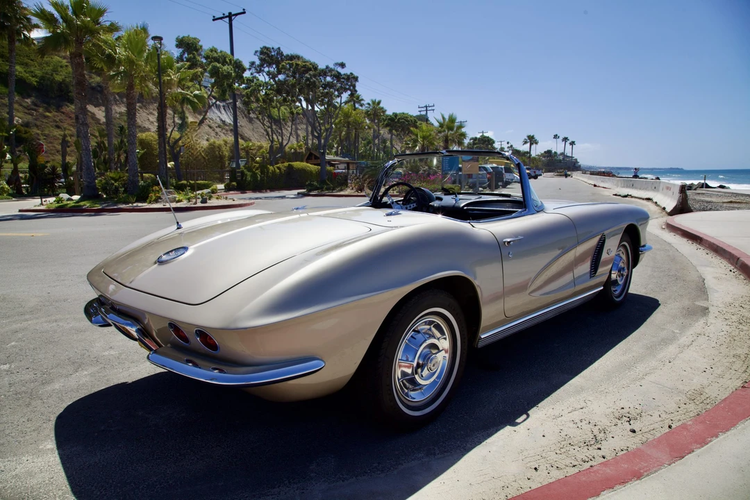 1962 Chevrolet Corvette C1 - Image 13 of 31