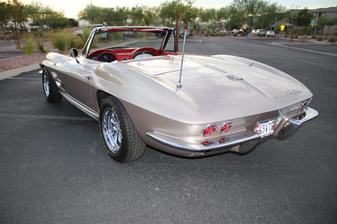 1963 Chevrolet Corvette C2 - Image 16 of 31