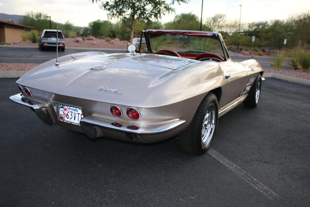 1963 Chevrolet Corvette C2 - Image 13 of 31