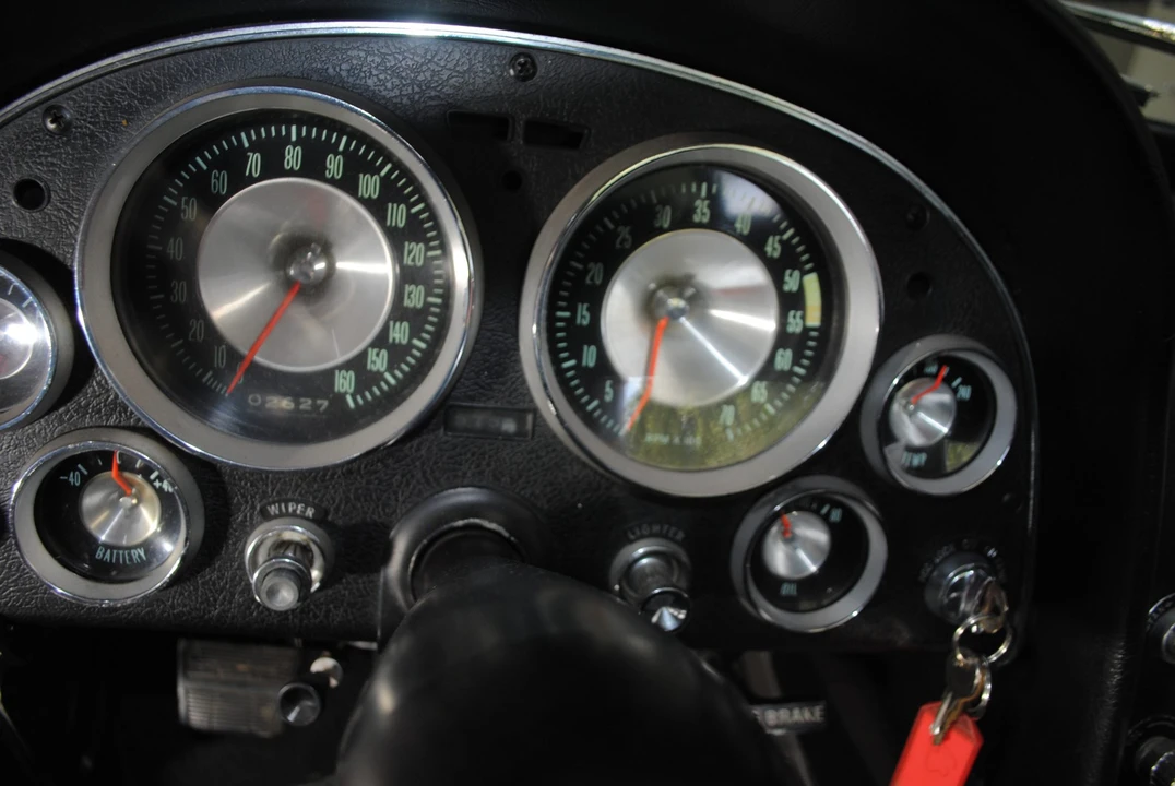 1963 Chevrolet Corvette C2 - Image 28 of 31