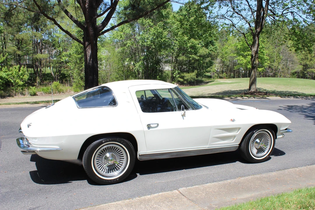 1963 Chevrolet Corvette C2 - Image 11 of 31