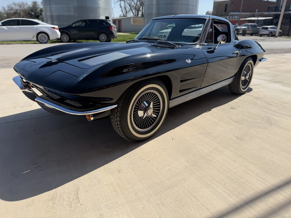 1963 Chevrolet Corvette C2 - Image 3 of 31
