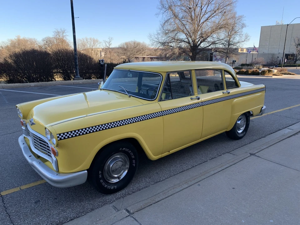 1965 Checker - Image 10 of 31