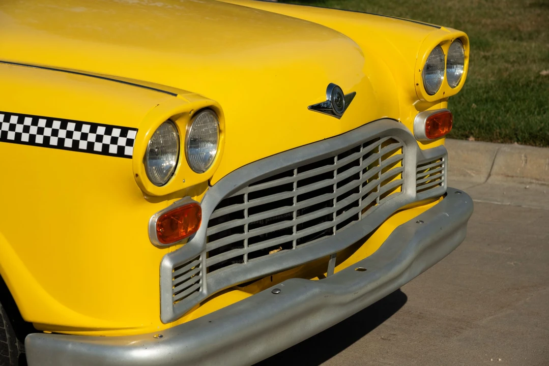 1965 Checker - Image 16 of 31