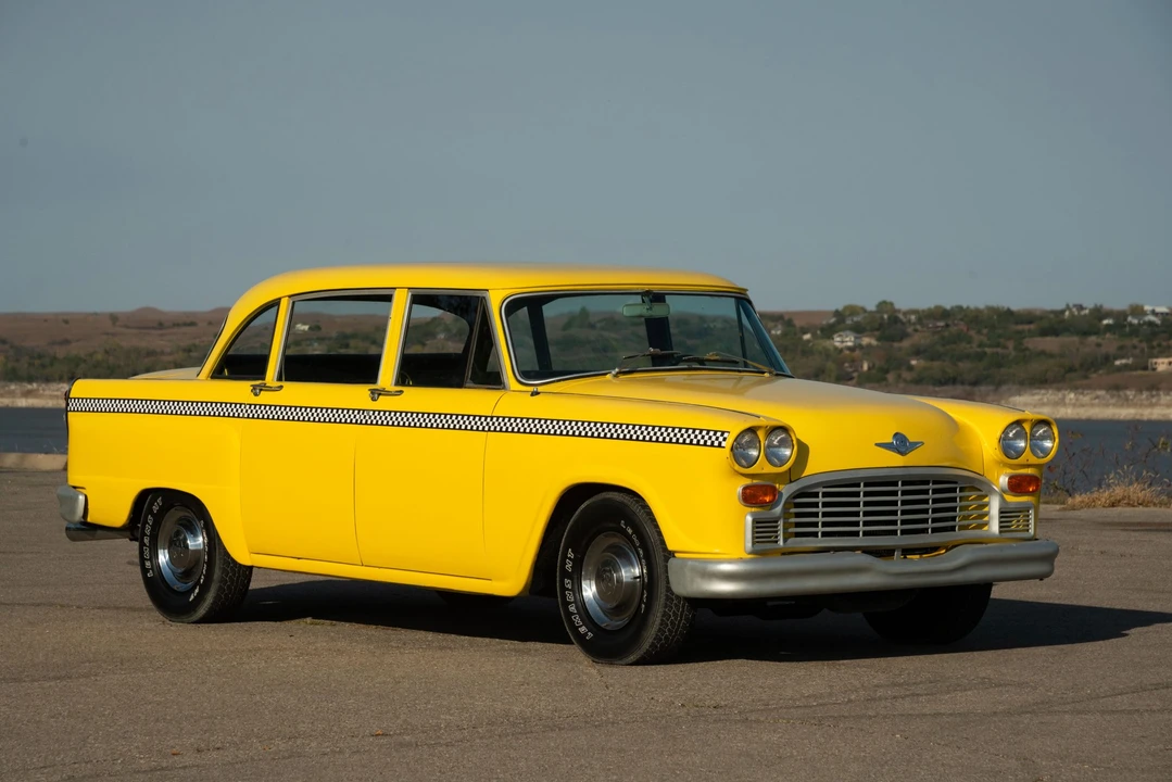 1965 Checker - Image 4 of 31