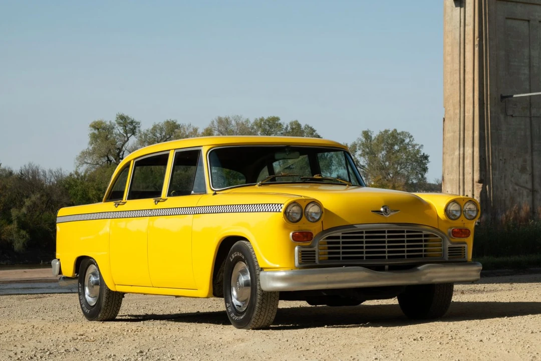 1965 Checker - Image 3 of 31