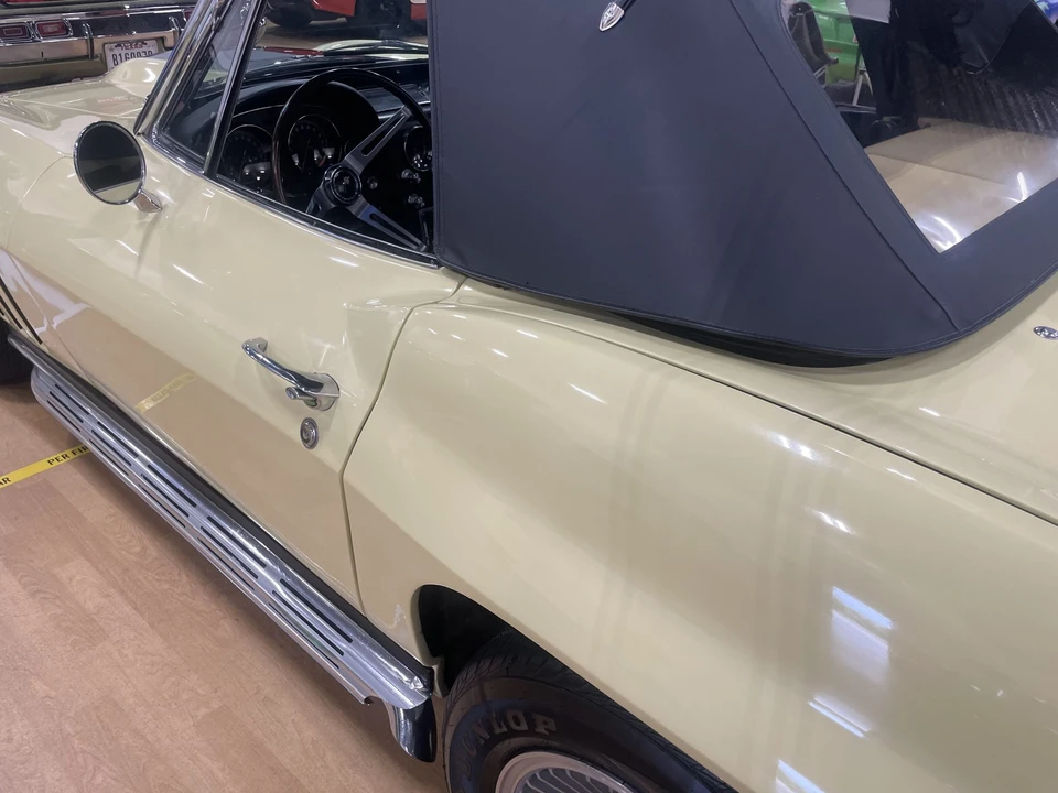 1965 Chevrolet Corvette C2 - Image 16 of 31