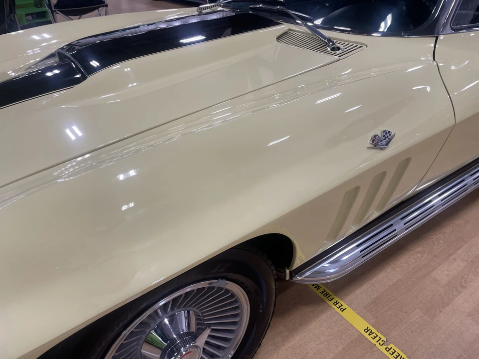 1965 Chevrolet Corvette C2 - Image 12 of 31