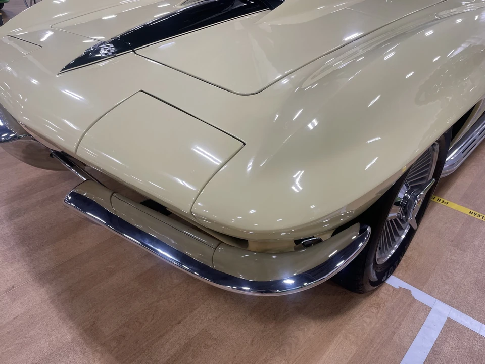 1965 Chevrolet Corvette C2 - Image 11 of 31