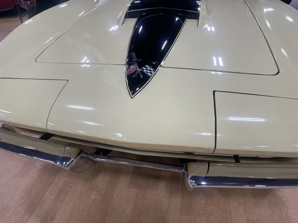 1965 Chevrolet Corvette C2 - Image 10 of 31