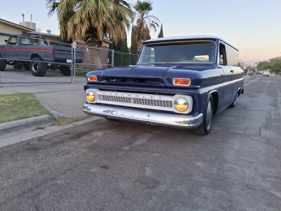 1965 GMC Suburban 5th Gen - Image 2 of 31