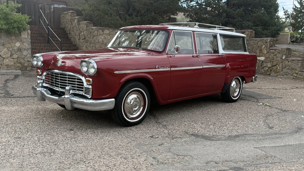 1966 Checker - Image 8 of 31