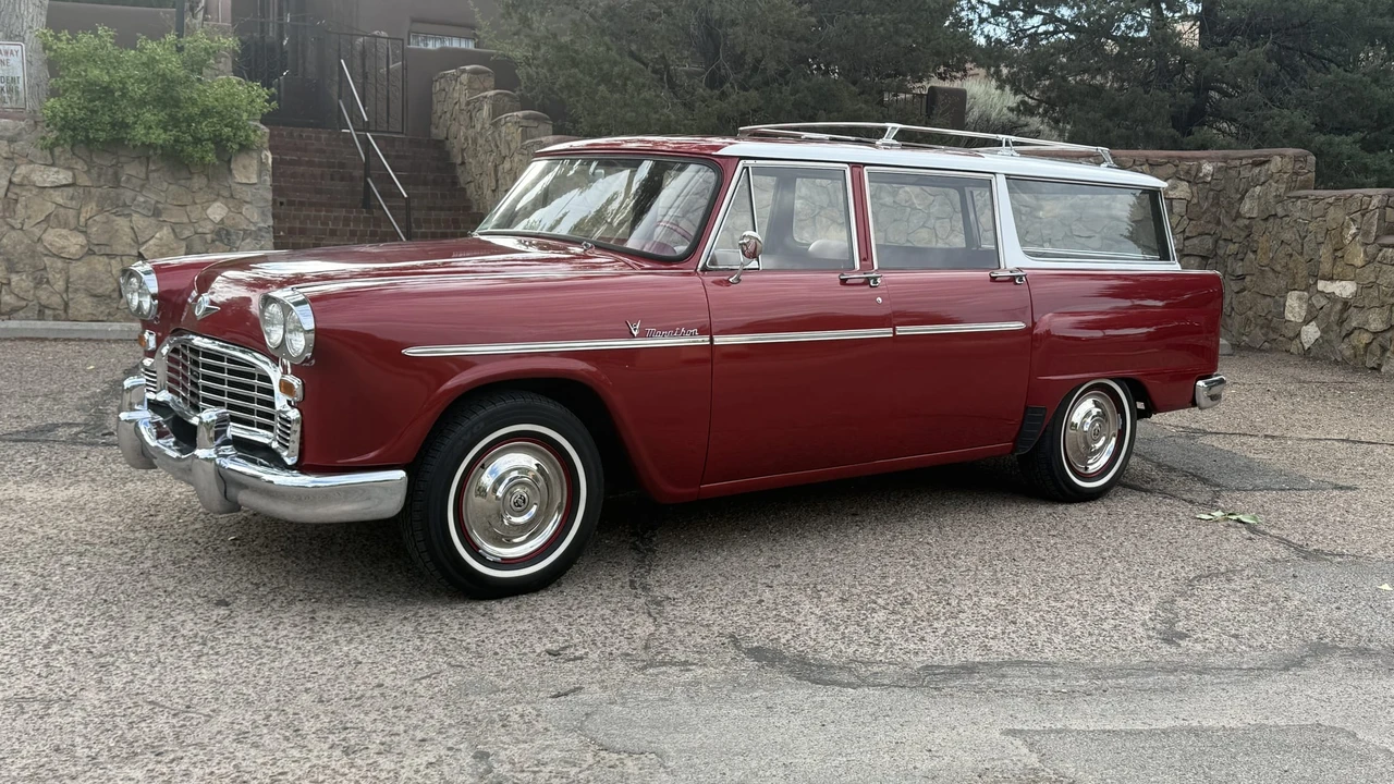 1966 Checker - Image 9 of 31