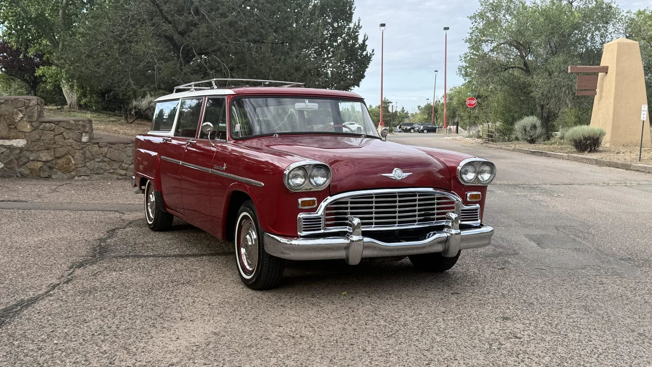 1966 Checker - Image 3 of 31