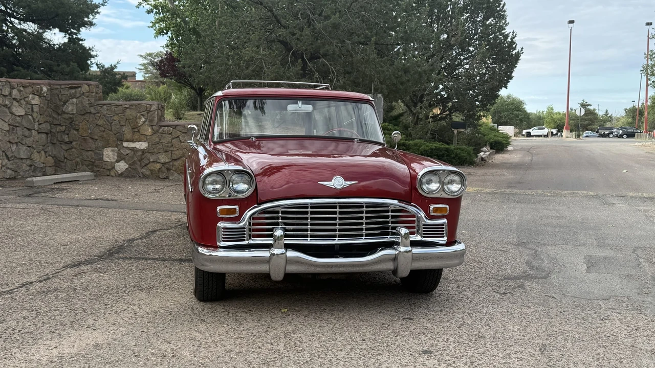 1966 Checker - Image 4 of 31