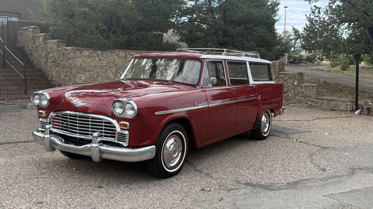1966 Checker - Image 6 of 31