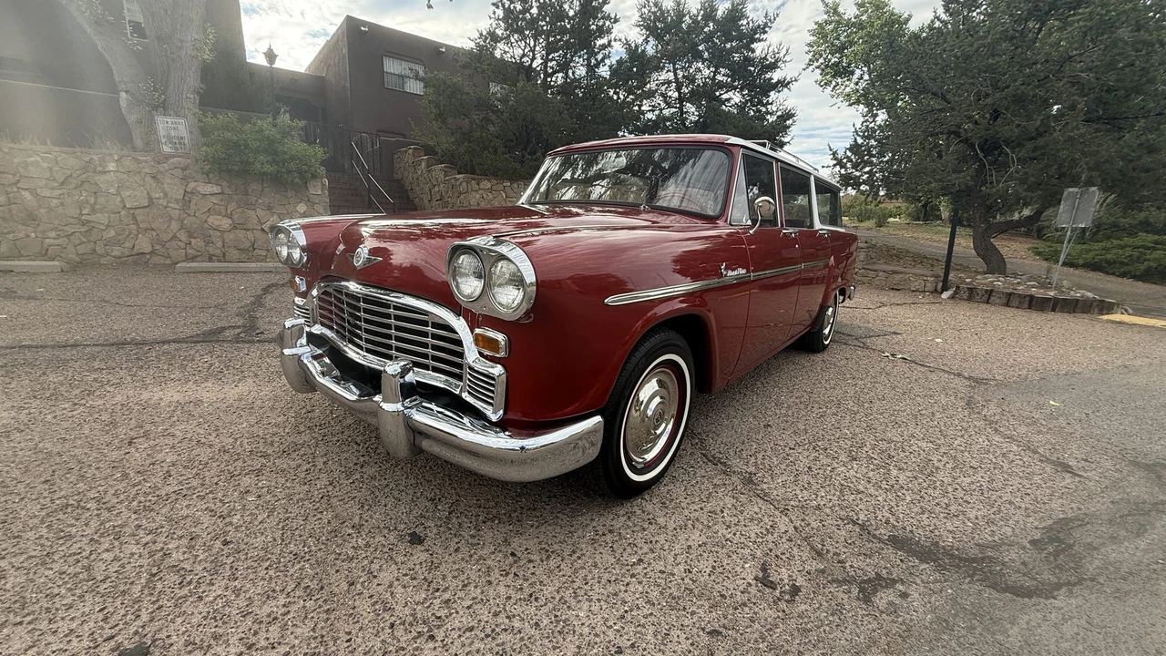 1966 Checker - Image 7 of 31