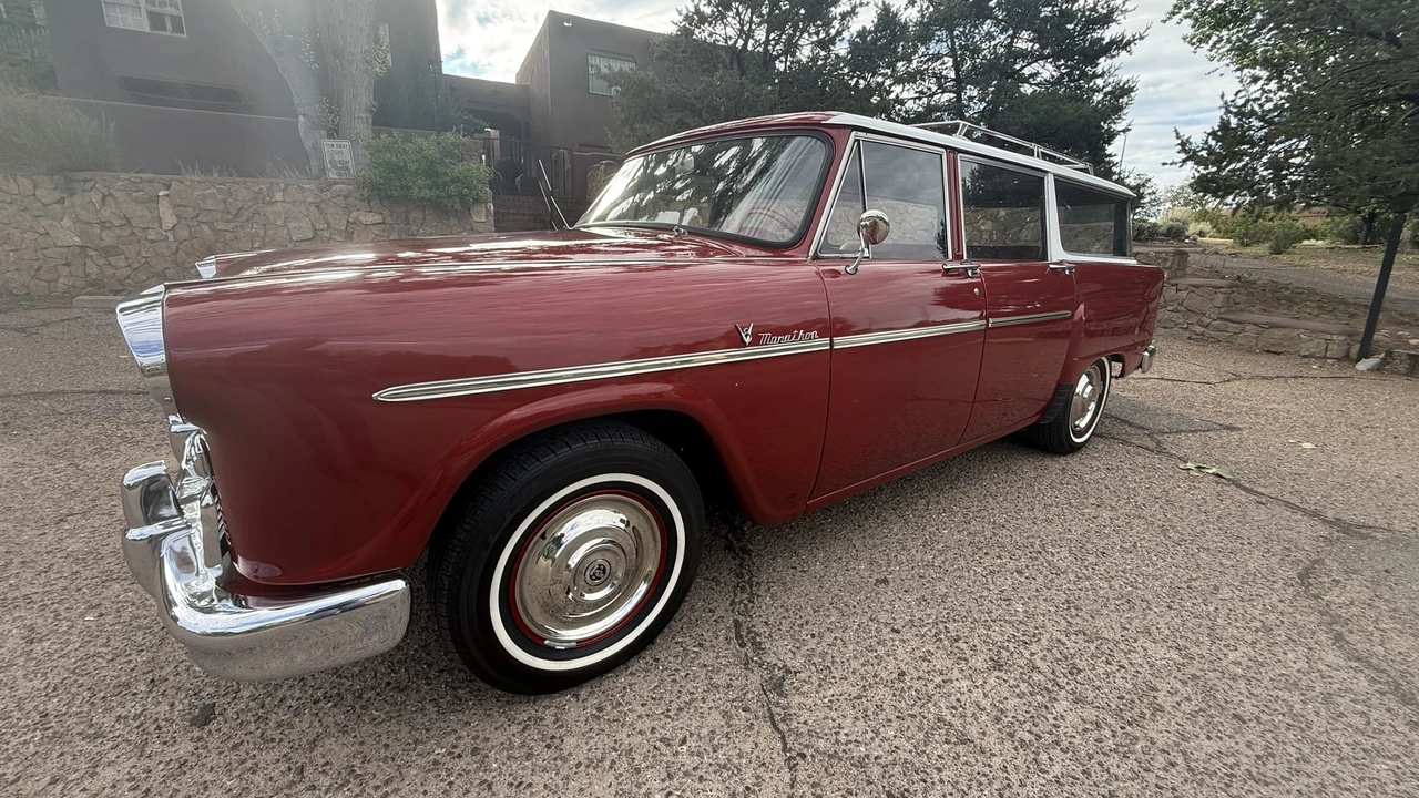 1966 Checker - Image 10 of 31